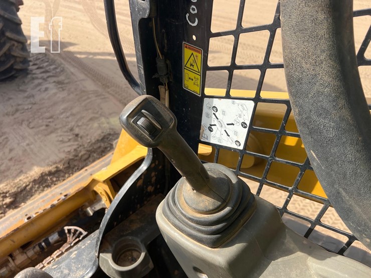 2019-caterpillar-259d-image-28