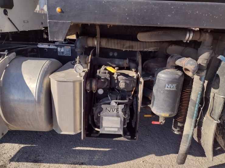 peterbilt-567-image-37