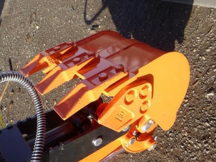 blt-319-hydraulic-excavator-image-7