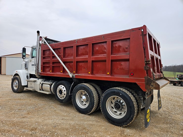 freightliner-122sd-image-12