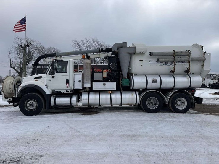 2007-international-7600-image-2