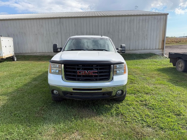 2009-gmc-2500-image-2