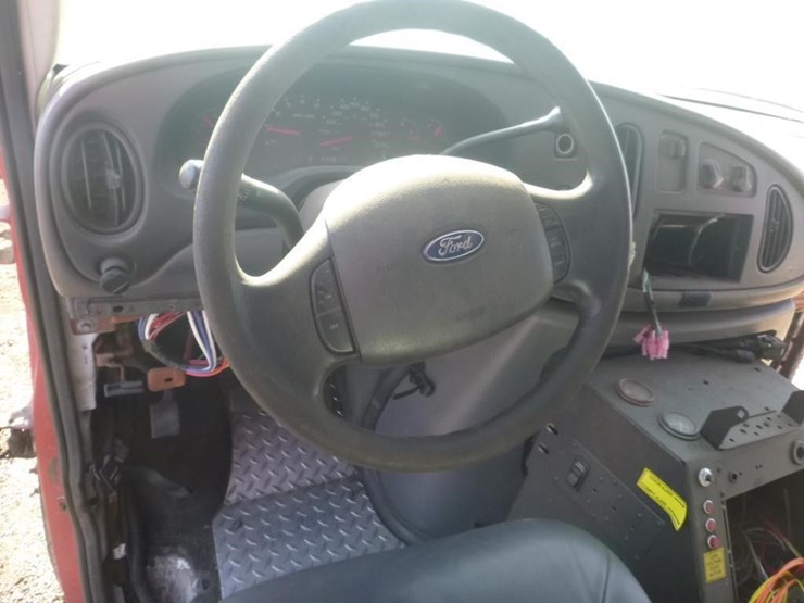 2008-ford-e450-image-10