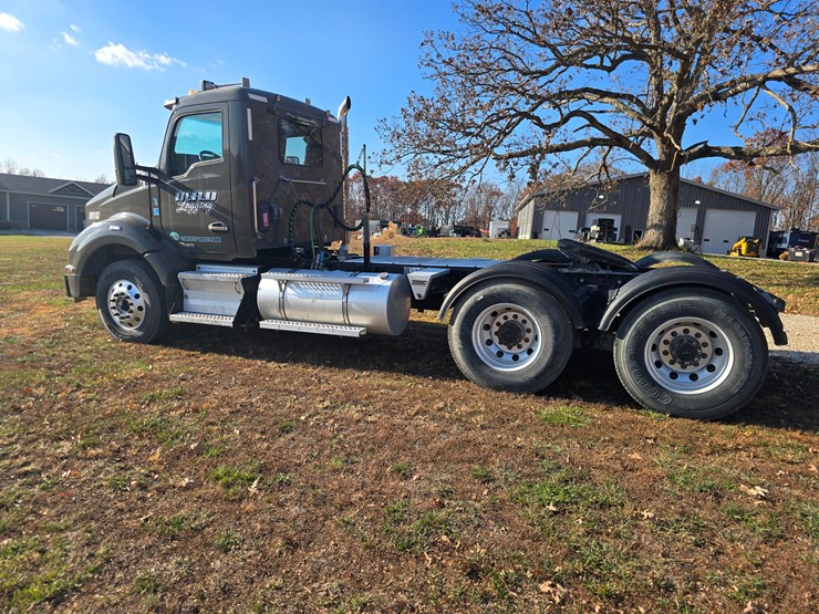 kenworth-t880-image-15