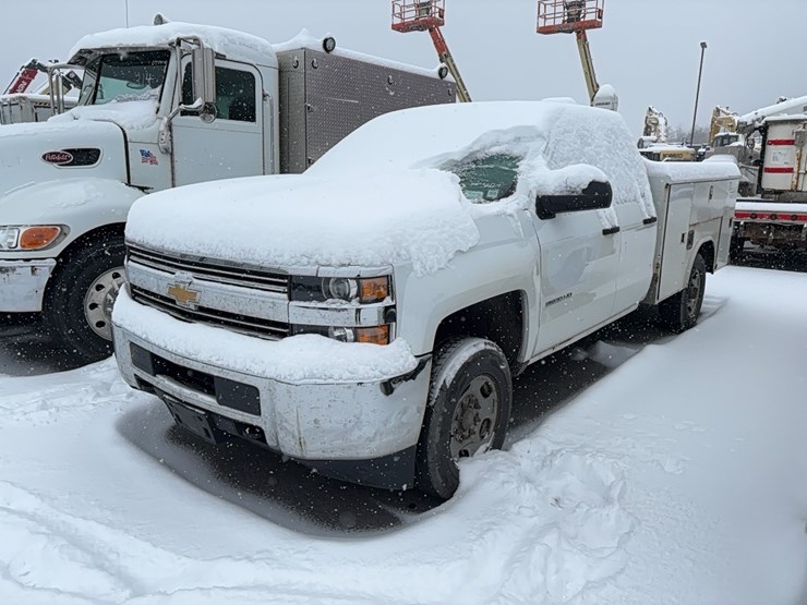 2017-chevrolet-2500hd-image-1