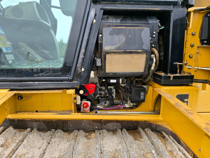 caterpillar-953d-image-85