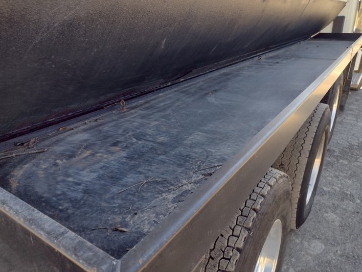 peterbilt-567-image-39