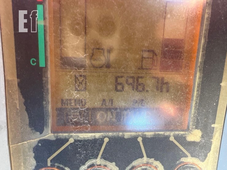 2015-deere-35g-image-38