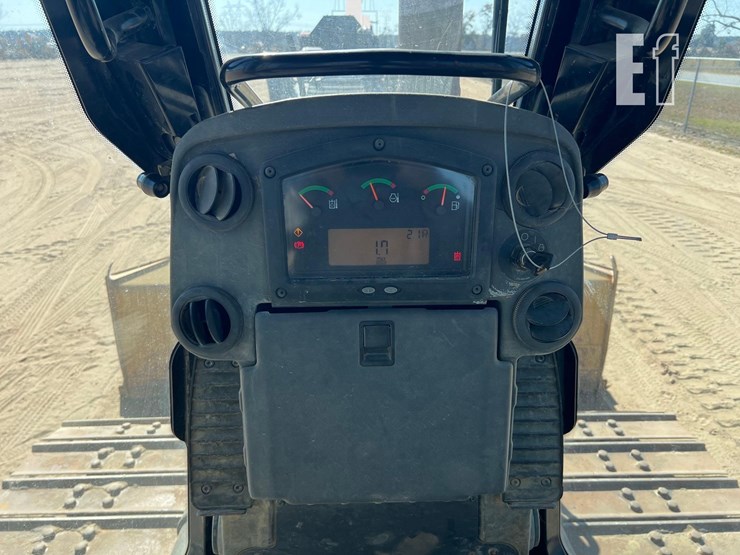 2013-caterpillar-d5k2-lgp-image-38