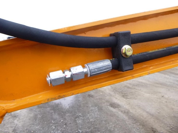 2025-vicsec-vc15p-hydraulic-excavator-image-14