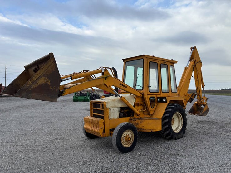 case-ih-3400-image-1