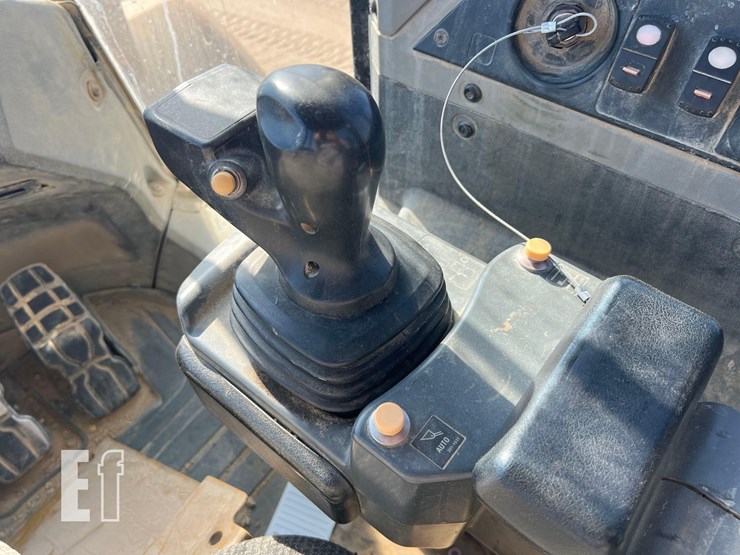 2014-caterpillar-966k-image-28