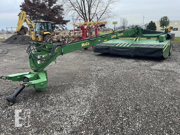 2018-john-deere-946-image-1