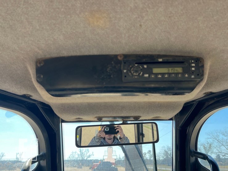 2013-caterpillar-d5k2-lgp-image-37