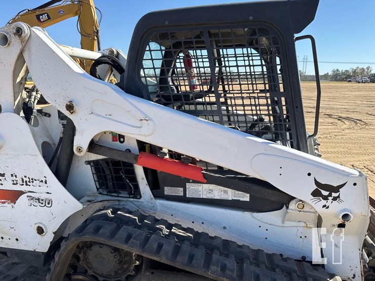 2019-bobcat-t590-image-19
