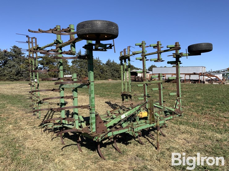 john-deere-1100-image-3