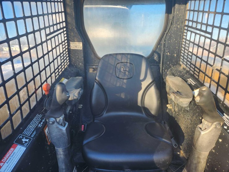 2005-john-deere-250-image-17