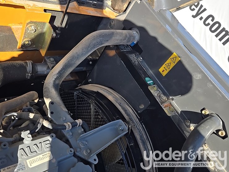 2021-case-cx210-lc-image-155