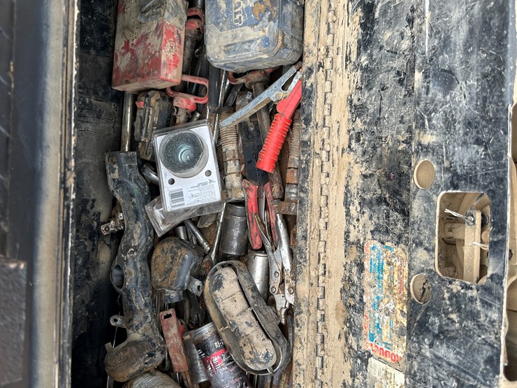 2017-chevrolet-3500hd-image-14