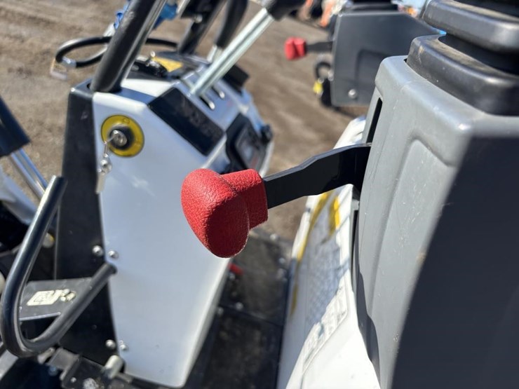 2022-bobcat-e10e-hydraulic-excavator-image-27