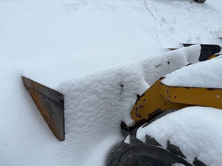 2015-caterpillar-262d-image-6