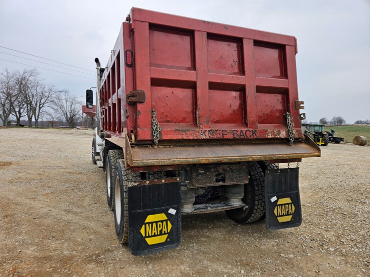 freightliner-122sd-image-15