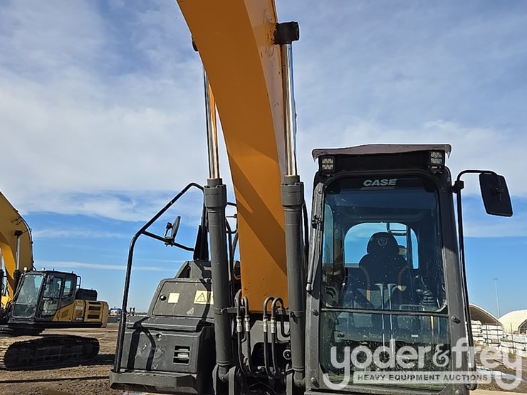 2021-case-cx210-lc-image-49