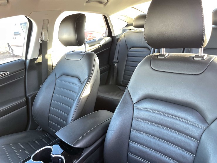 #1388-•-2015-ford-fusion-(has-wi-title)-(of)-image-92