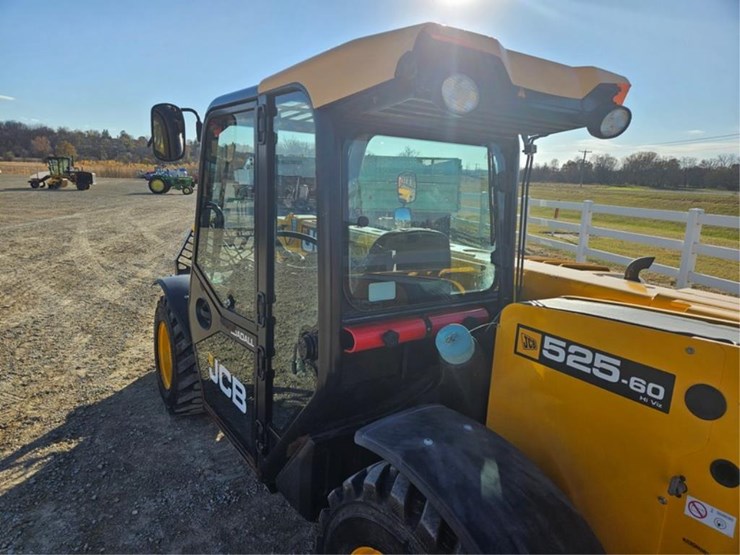 jcb-525-60-image-24