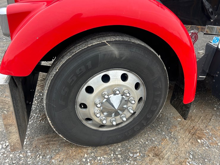 2005-kenworth-w900l-image-14