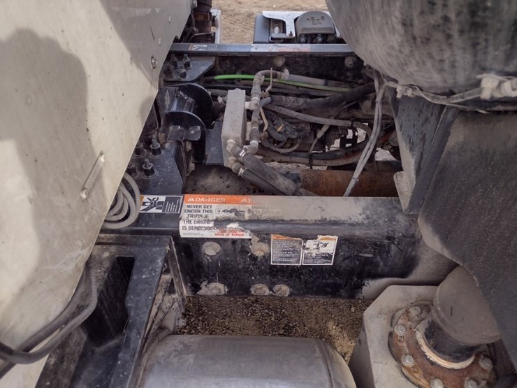 peterbilt-567-image-35