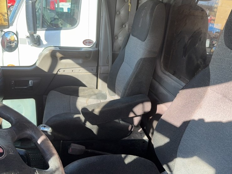 2008-kenworth-t800-image-16