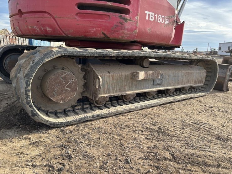 2012-takeuchi-tb180fr-image-25