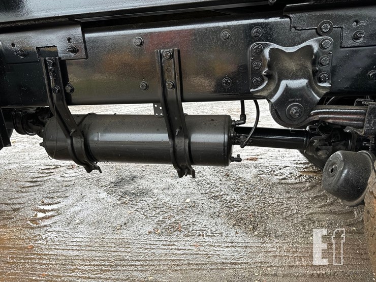 freightliner-business-class-m2-106-image-22