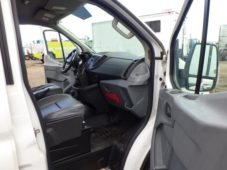 2015-ford-transit-image-6