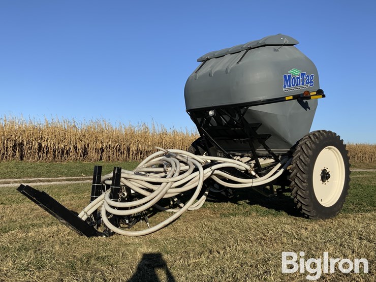 2022-montag-gen1-12r9t-9-ton-dry-fertilizer-cart-image-1