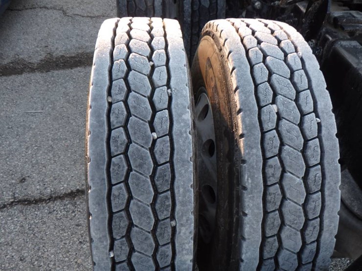 2018-peterbilt-579-image-11