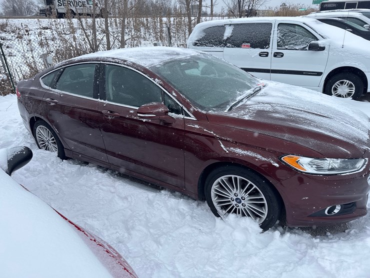 #1388-•-2015-ford-fusion-(has-wi-title)-(of)-image-3