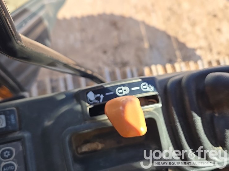 2021-case-cx210-lc-image-197