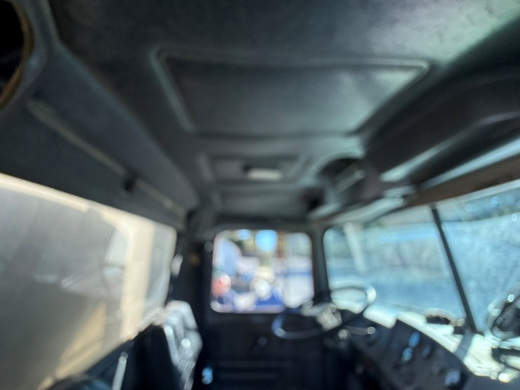 mack-r686st-image-88