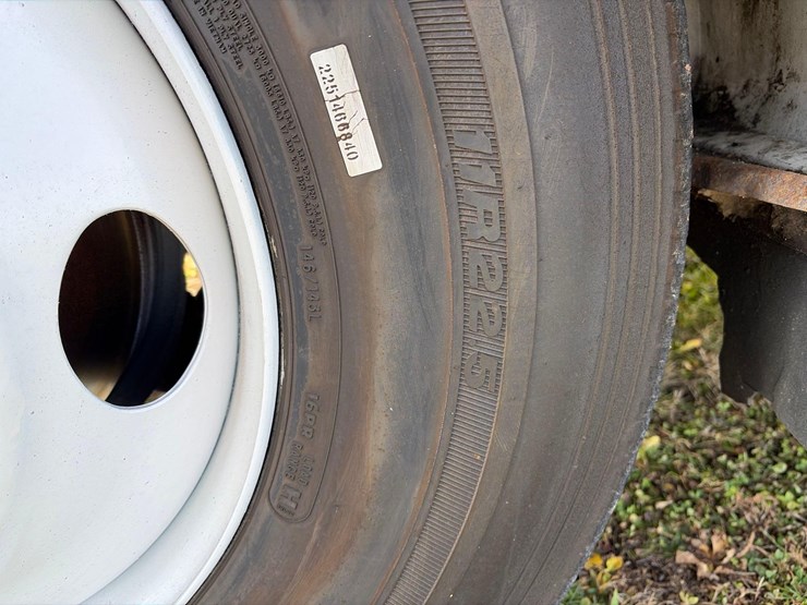 ford-f650-xl-image-7