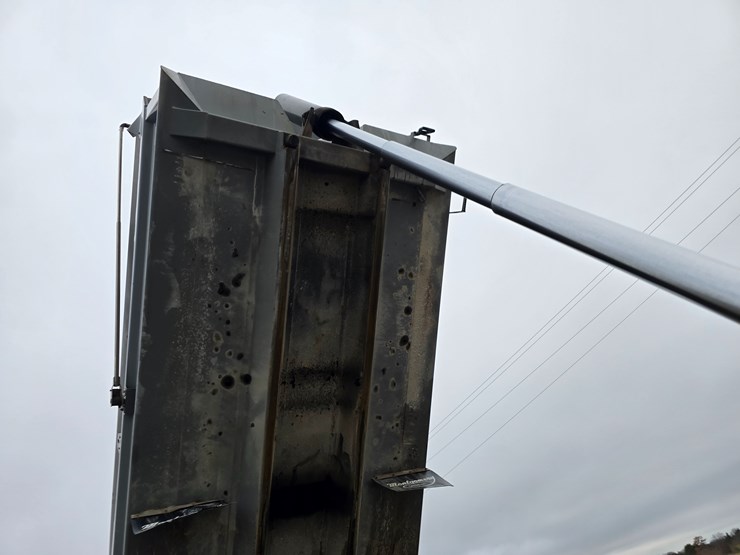 2020-peterbilt-567-image-83