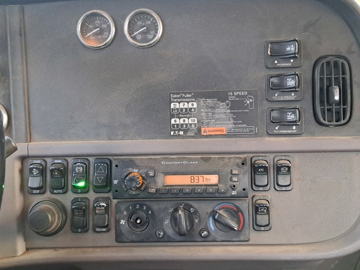 2010-peterbilt-386-image-14