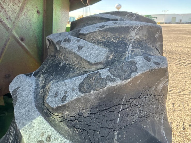 john-deere-4520-image-37