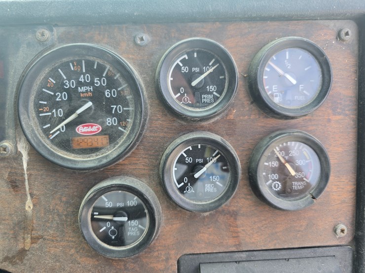 2003-peterbilt-320-image-48