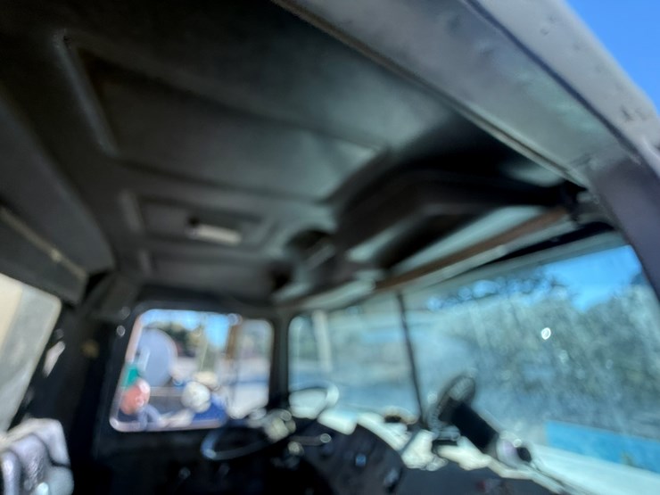 mack-r686st-image-87