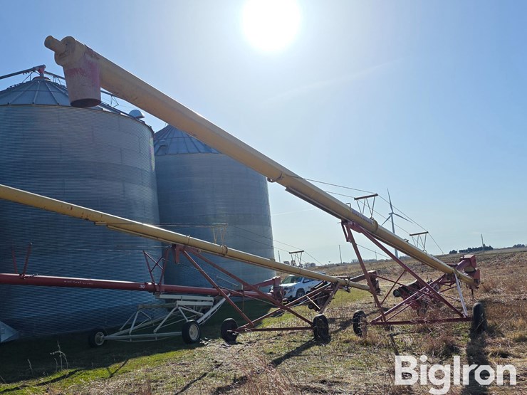 westfield-mkk-100-63-grain-auger-w/swing-hopper-image-5