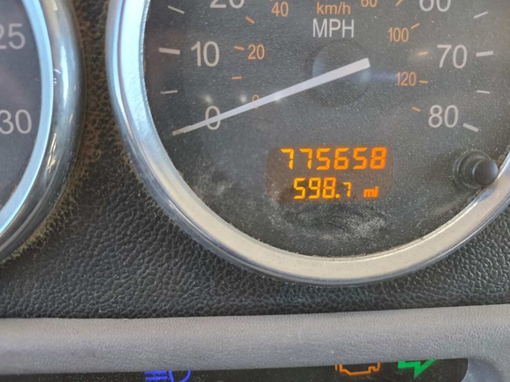 2013-peterbilt-386-image-17