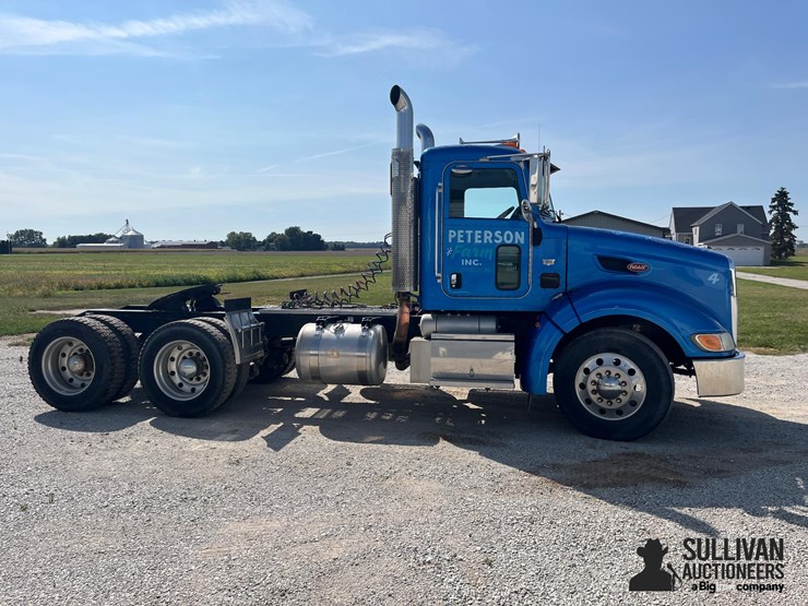 peterbilt-386-image-4