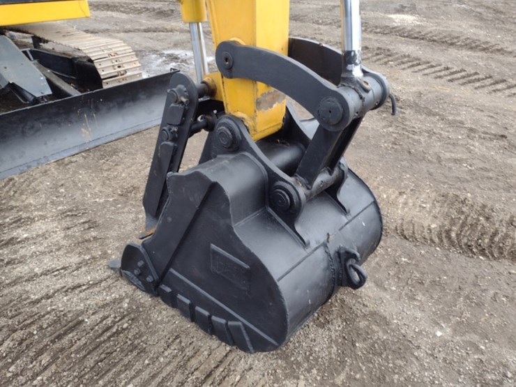 caterpillar-307.5-image-18